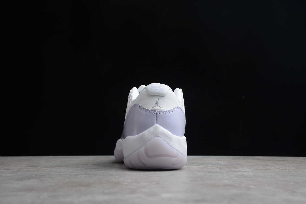 Air Jordan 11 Low "Pure Violet"