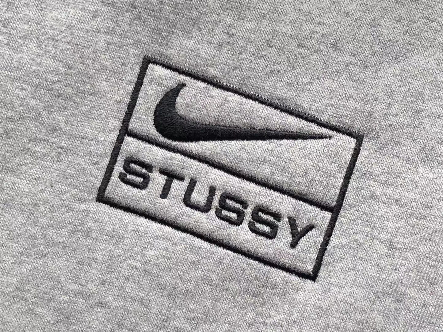 Pull Nike x Stussy