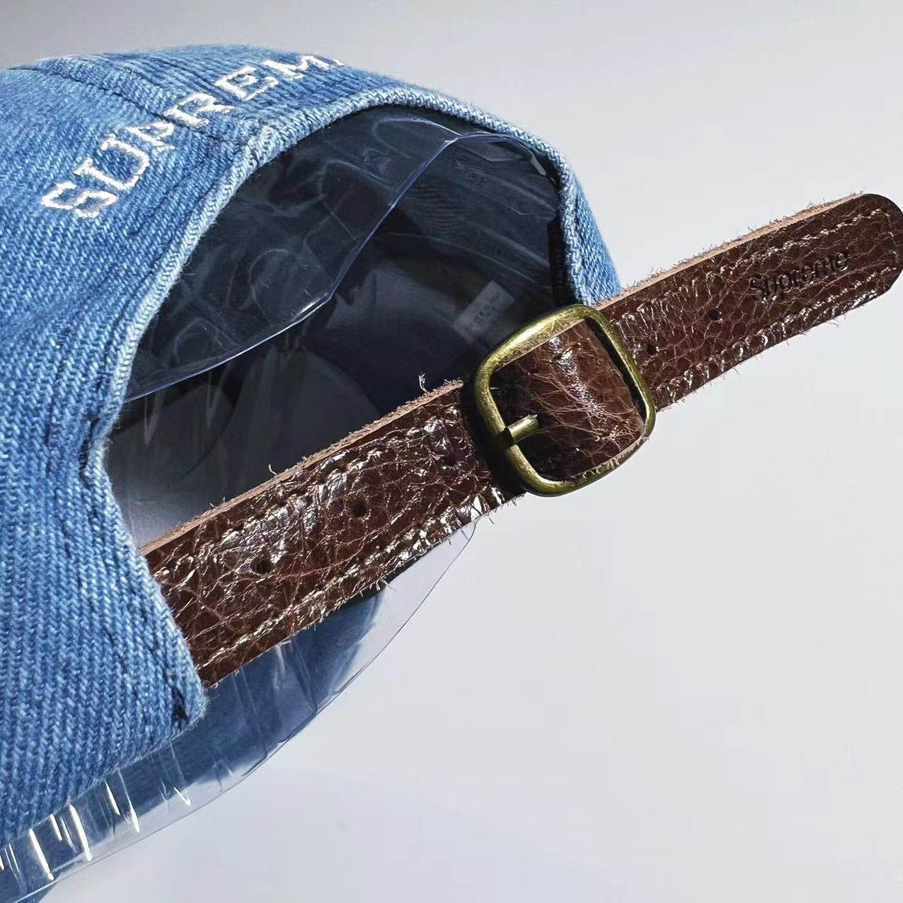 CASQUETTE EN JEAN DÉLAVÉ BUR x SUPREME