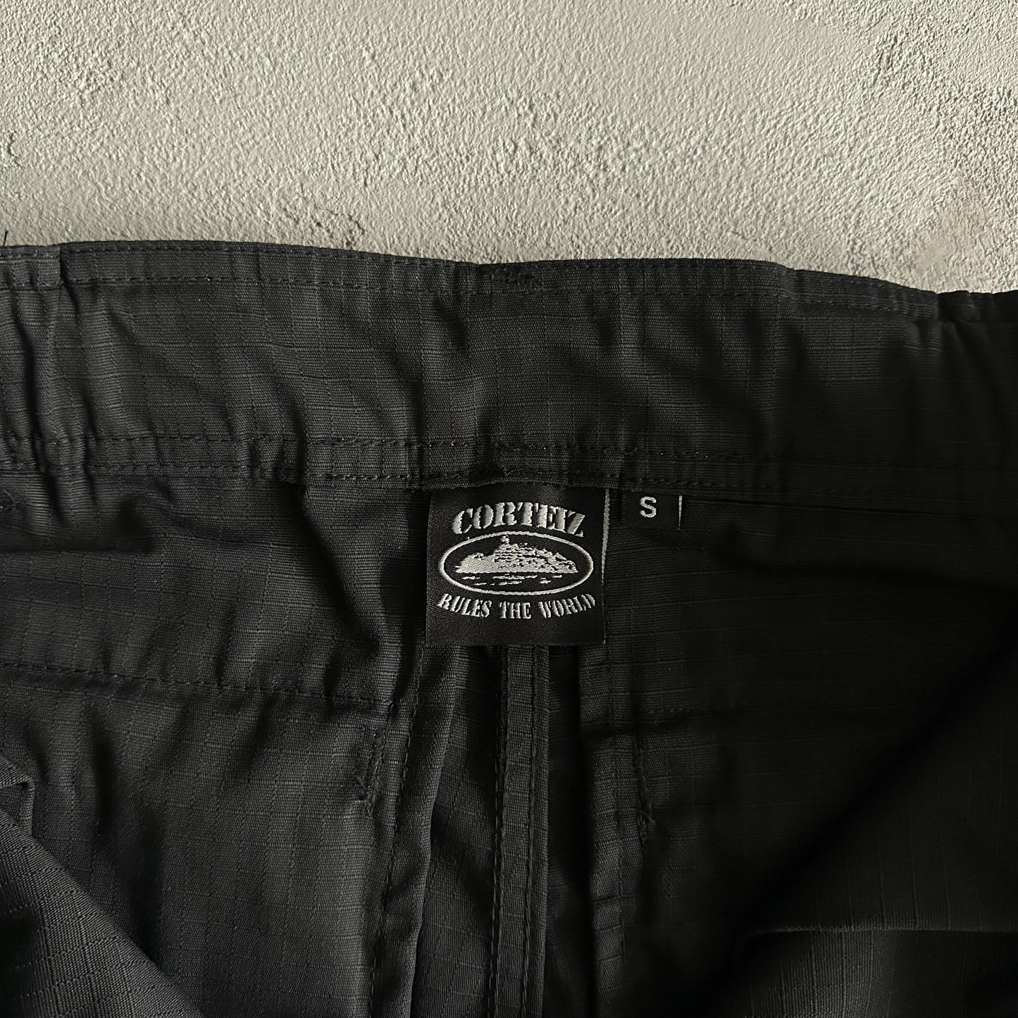 Shorts cargo noirs Corteiz