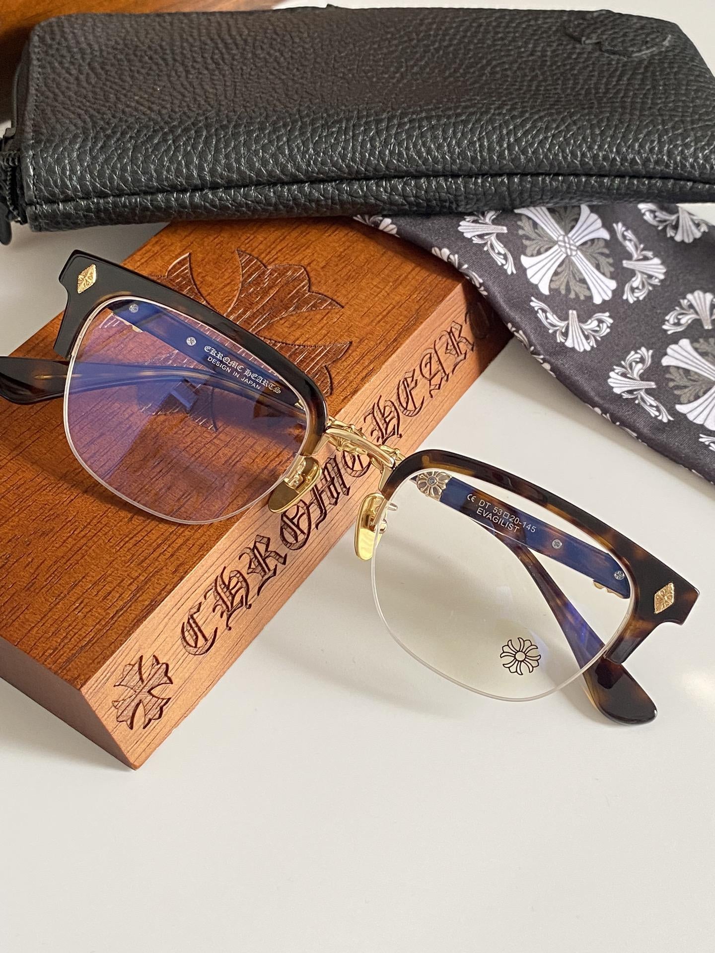 Lunettes Chrome Hearts