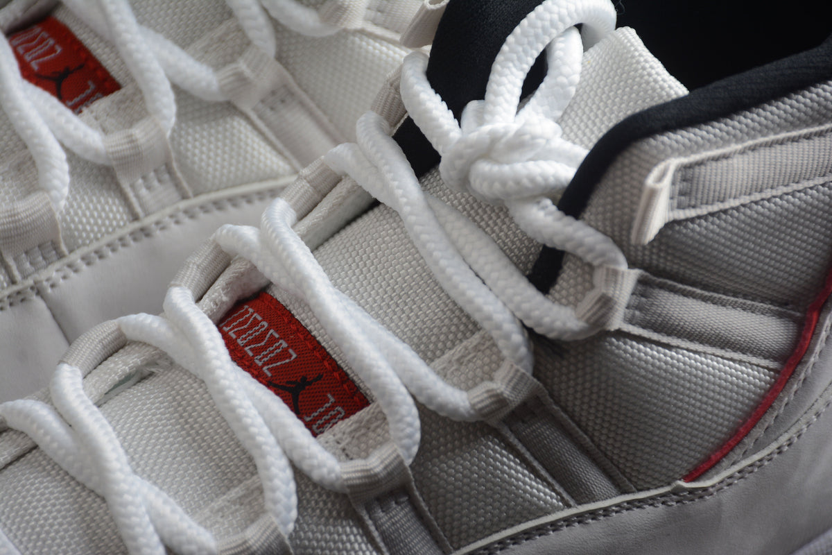 AJ 11 "Tinta Platino"