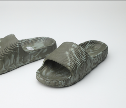 Pantuflas Adidas x FOG +10