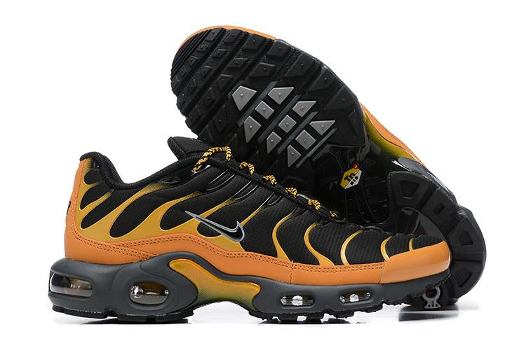 Nike Air Max Plus Oro Universitario Negro