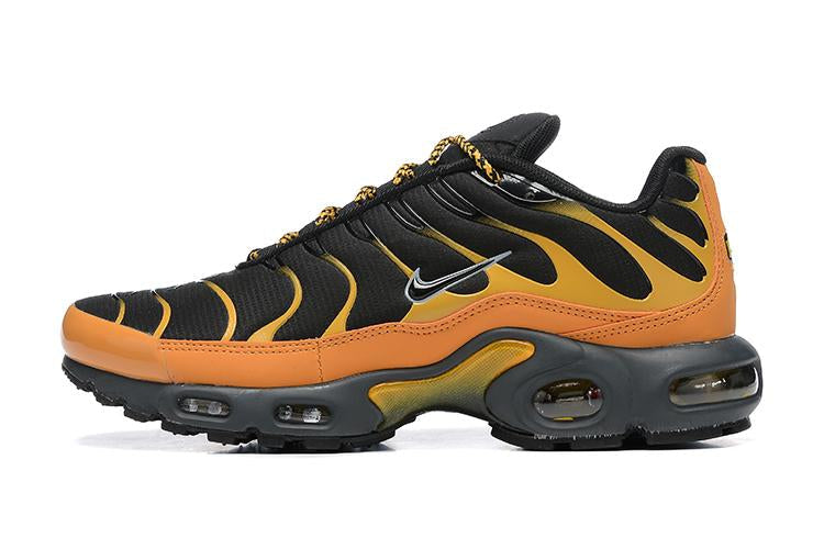 Nike Air Max Plus Oro Universitario Negro