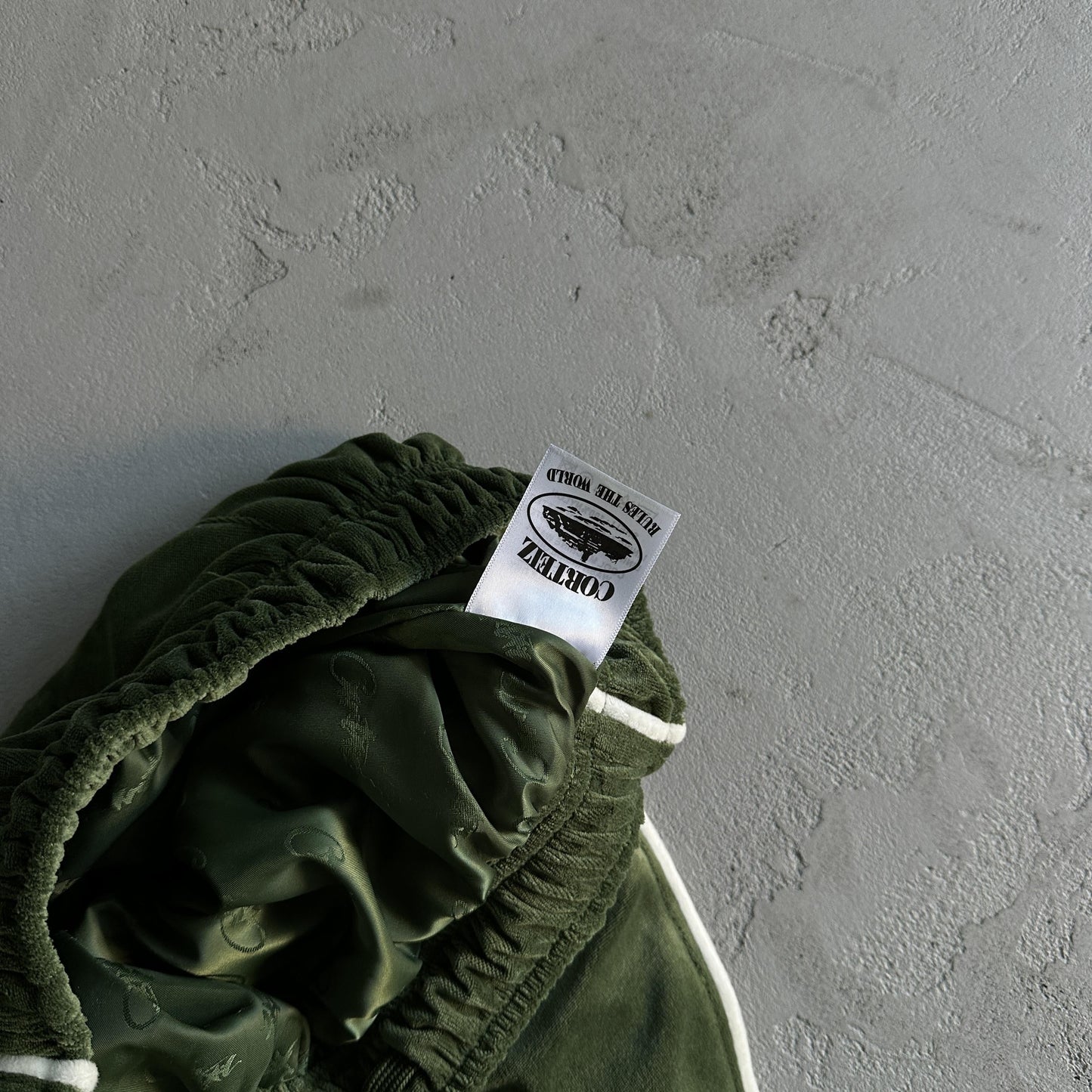 Pantalon en velours Corteiz vert