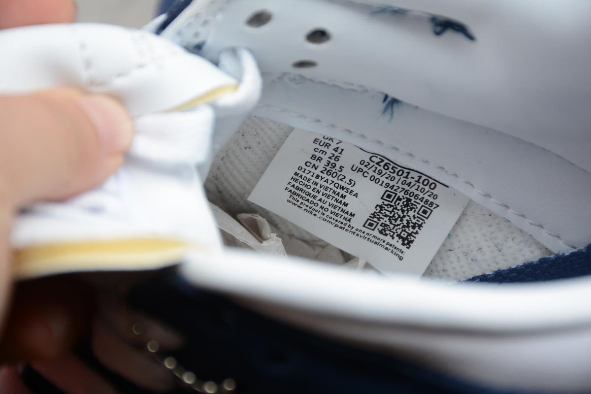 Nike x Kasina Dunk Low "Autobús de los 80"