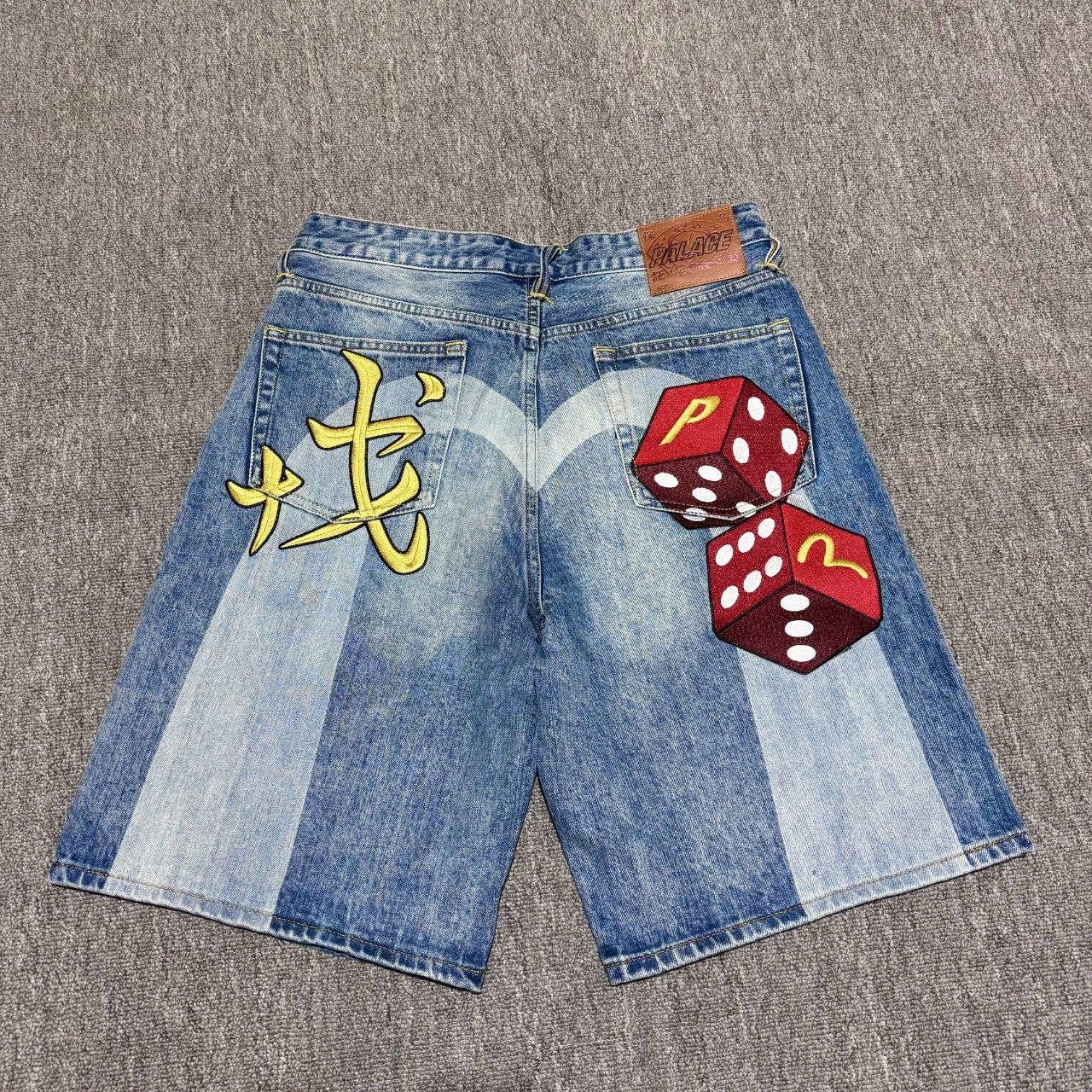 Shorts Evisu x Palace 2+