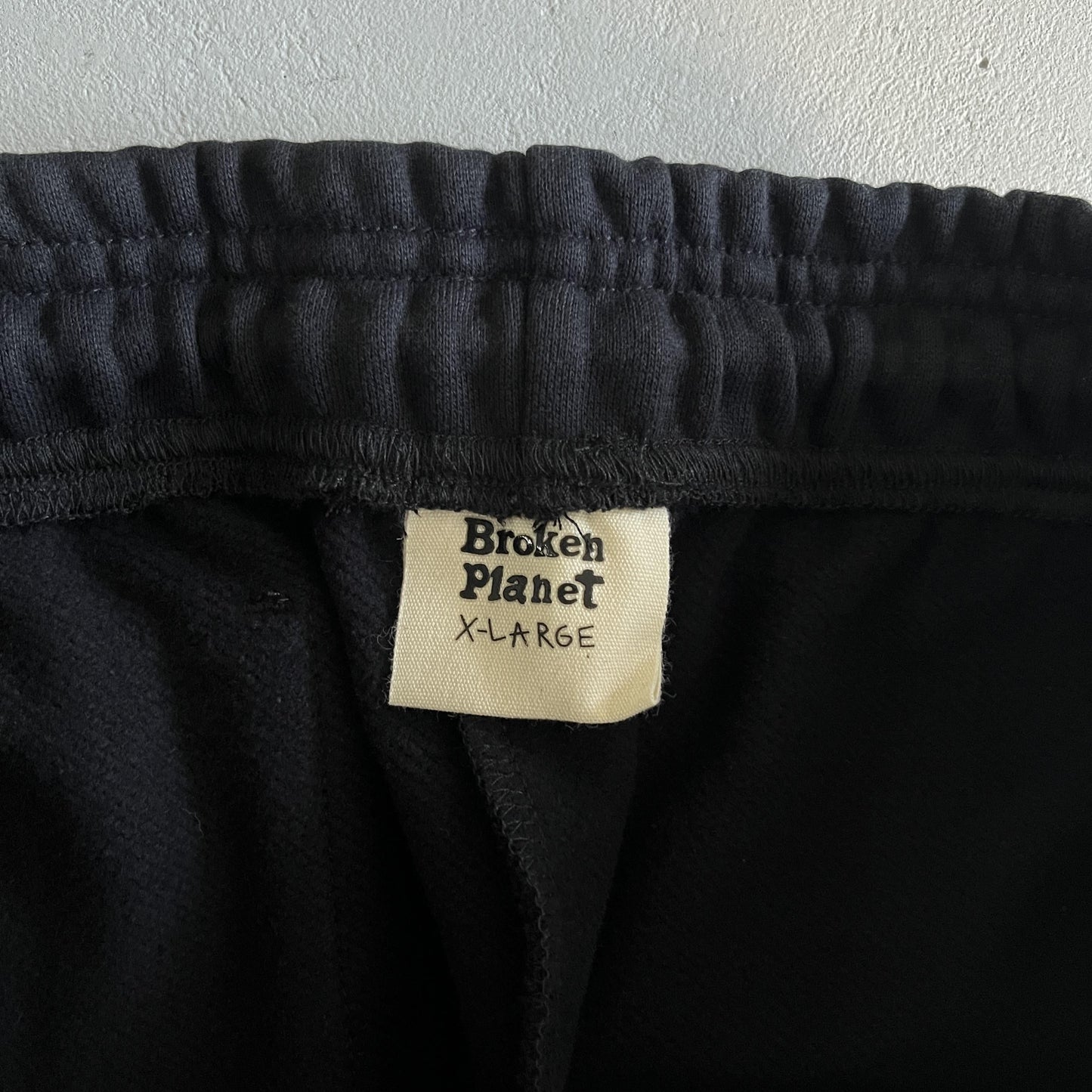 Pantalon de survêtement coupe droite Broken P noir