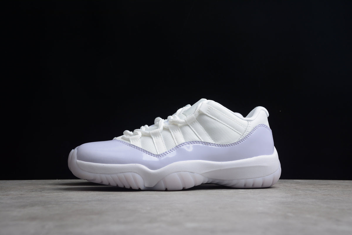 Air Jordan 11 Low "Pure Violet"
