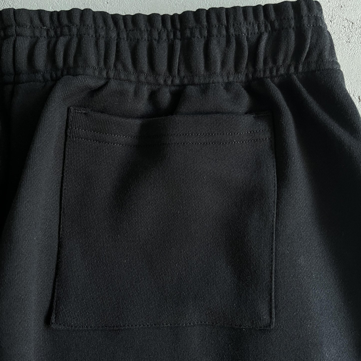 Pantalon de survêtement coupe droite Broken P noir
