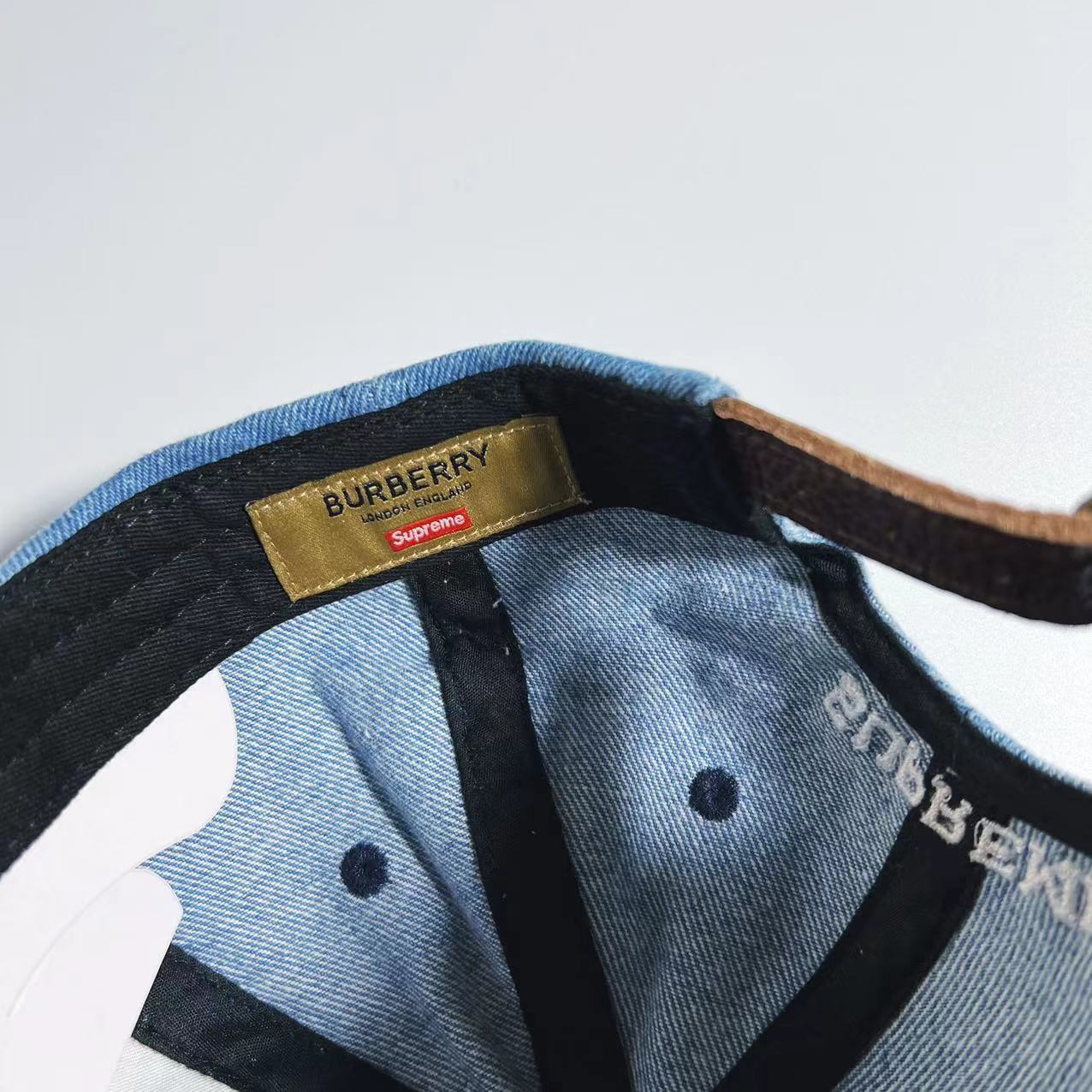 CASQUETTE EN JEAN DÉLAVÉ BUR x SUPREME