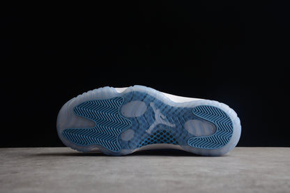 AJ 11 Low "Blanco y Azul Universitario"