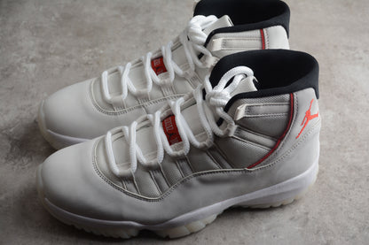 AJ 11 "Tinta Platino"