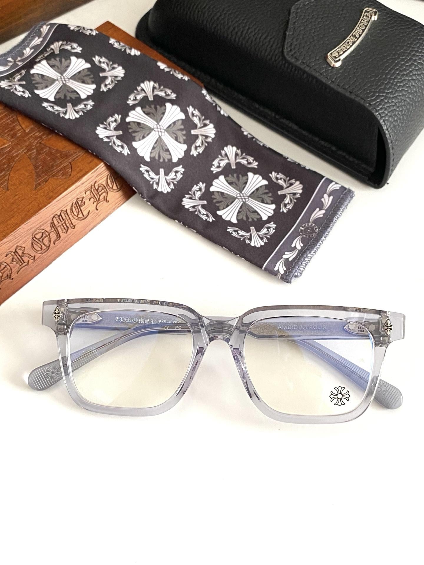 Lunettes Chrome Hearts