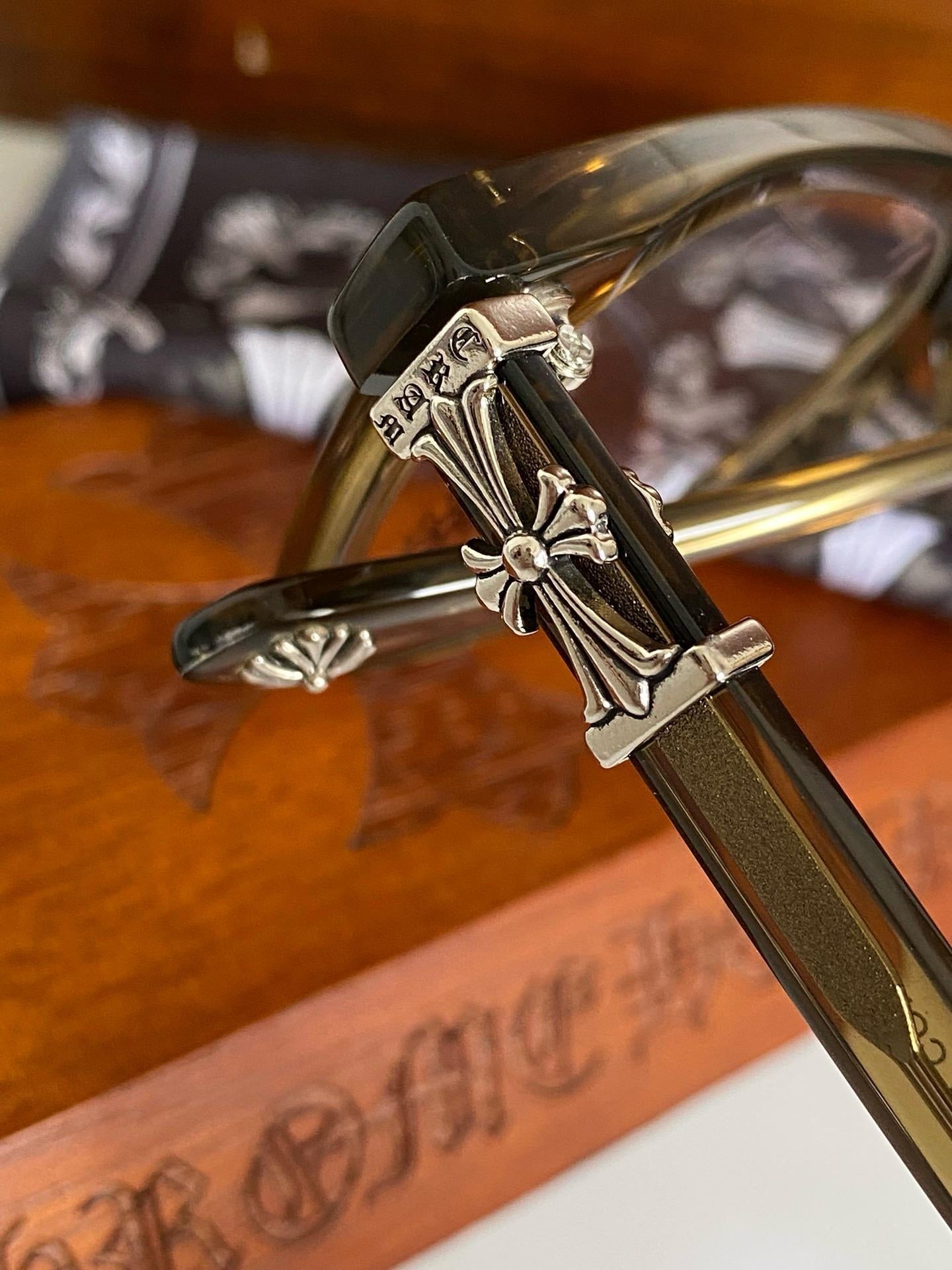 Lunettes Chrome Hearts