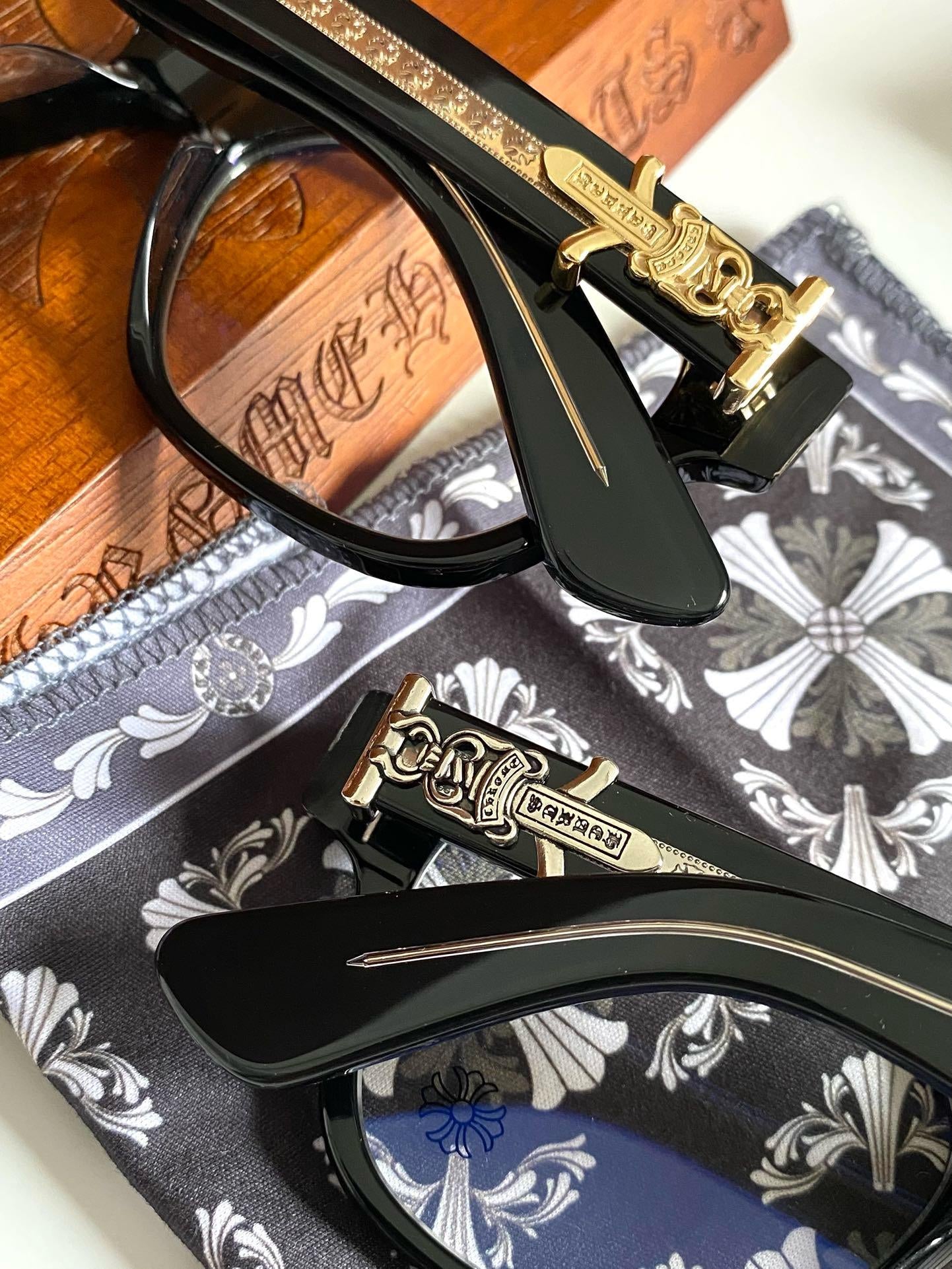 Lunettes Chrome Hearts