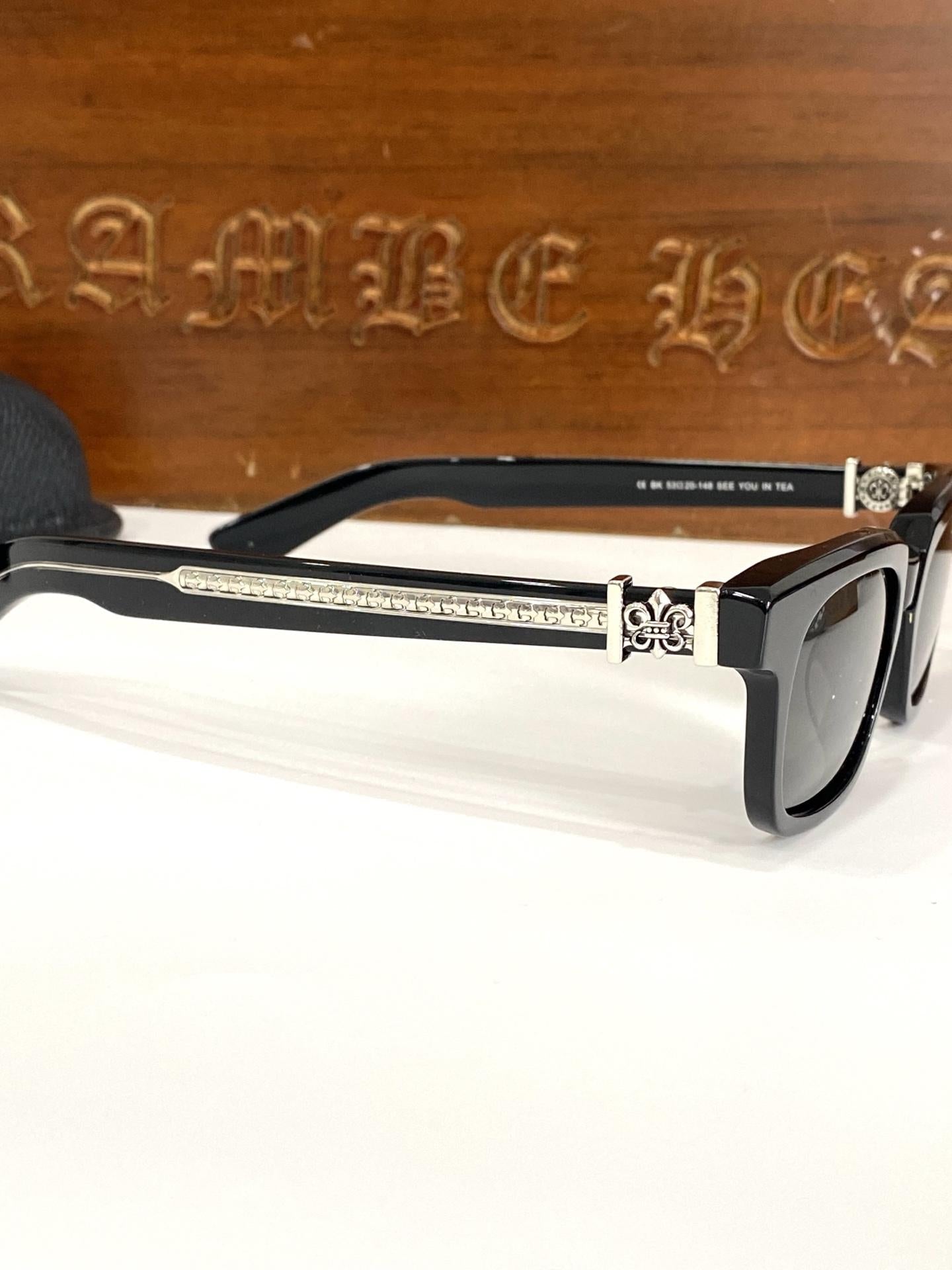 Lunettes Chrome Hearts
