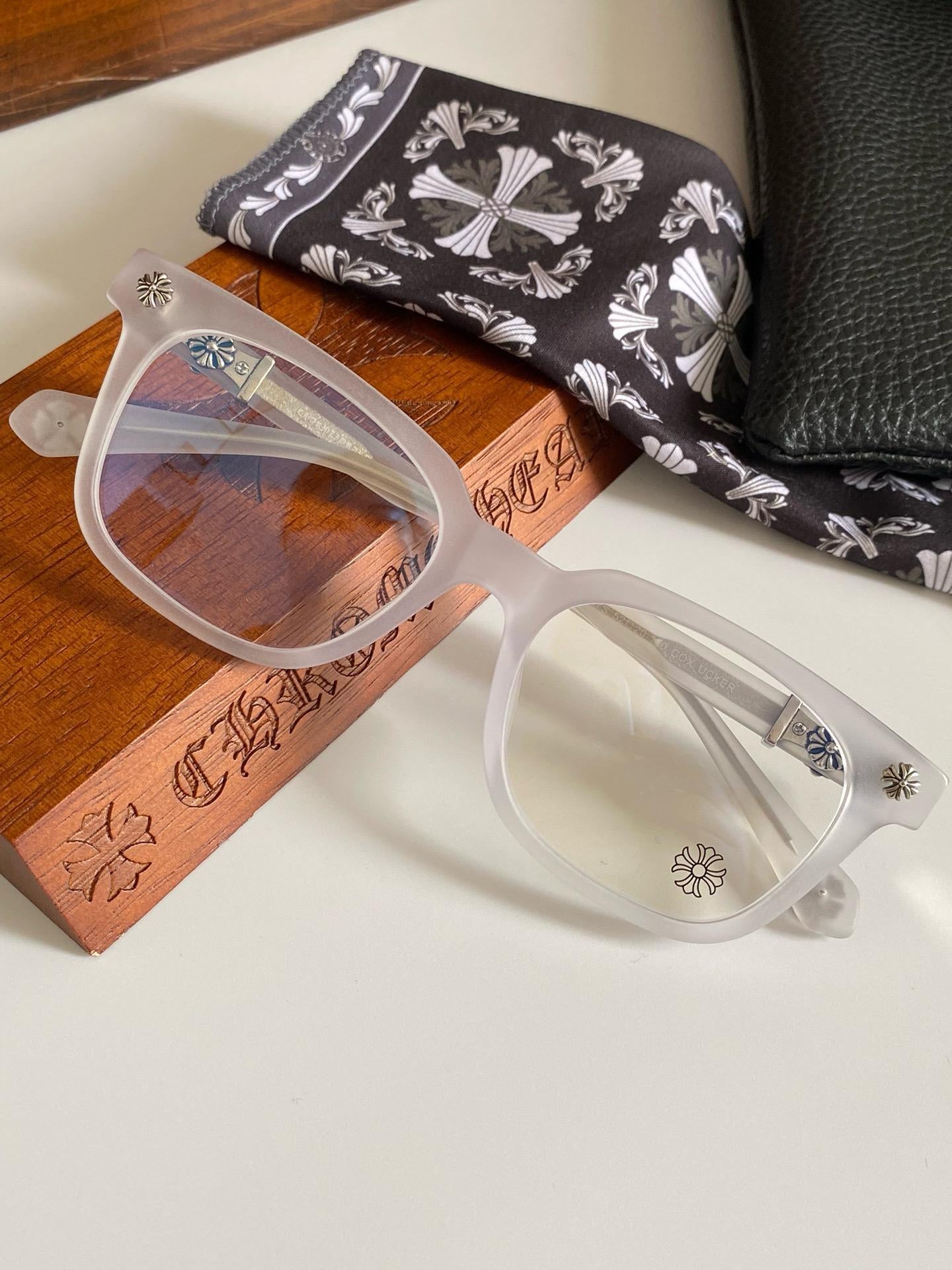Lunettes Chrome Hearts