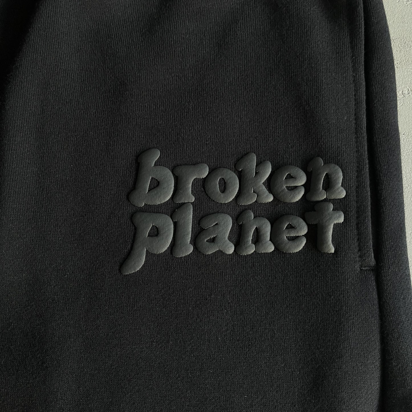 Pantalon de survêtement coupe droite Broken P noir
