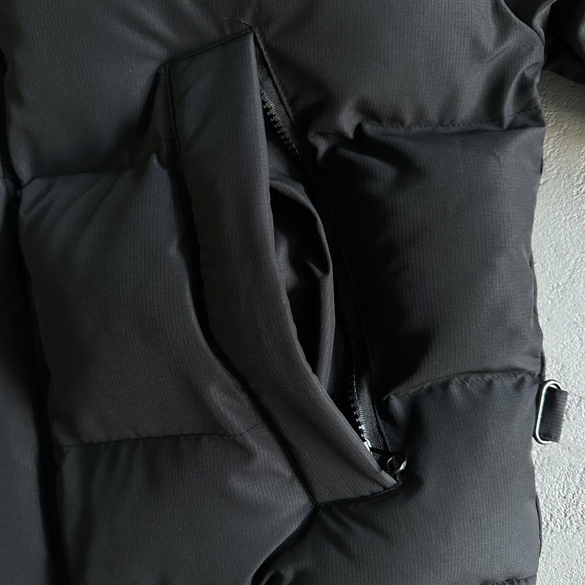 Trapstar Decoded Hooded Puffer Jacket 2.0 Nero / Infrarossi