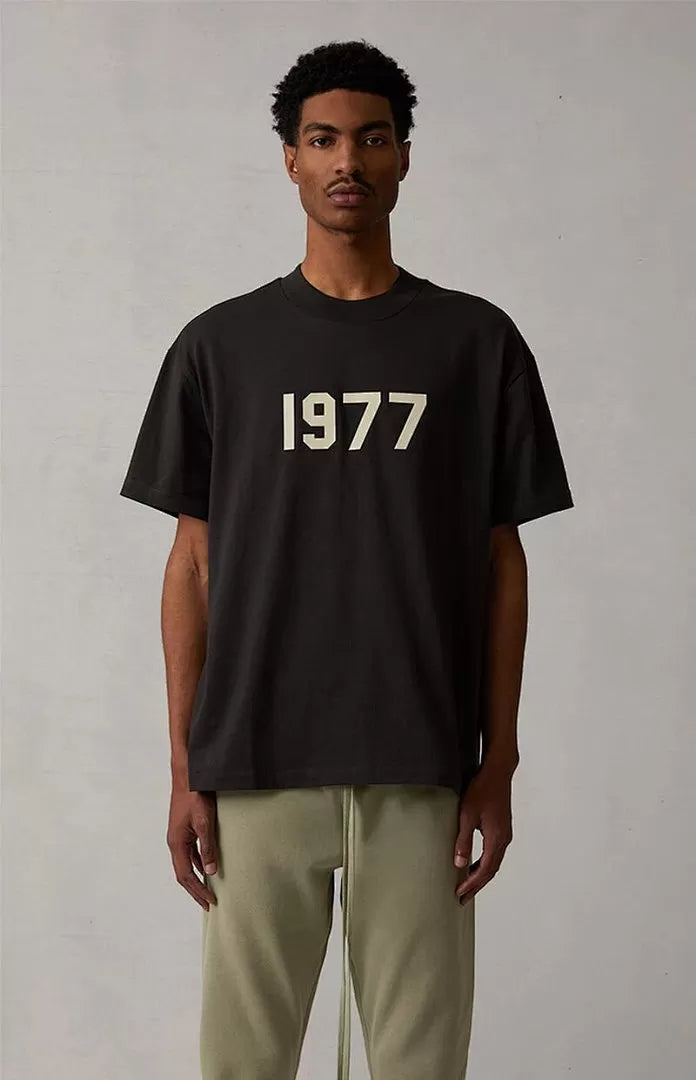 Camiseta FOG X Essentials 1977