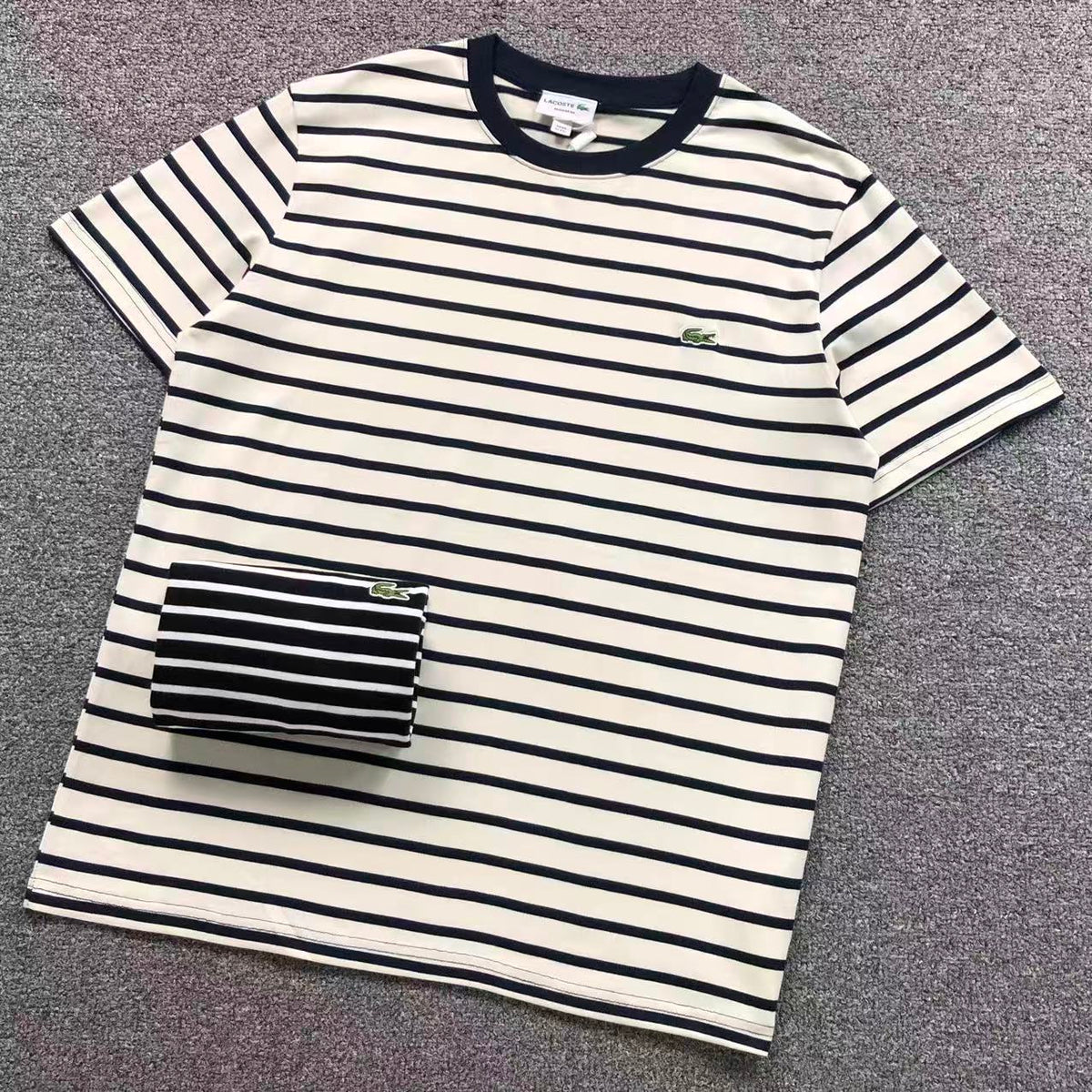 Klassisches T-Shirt