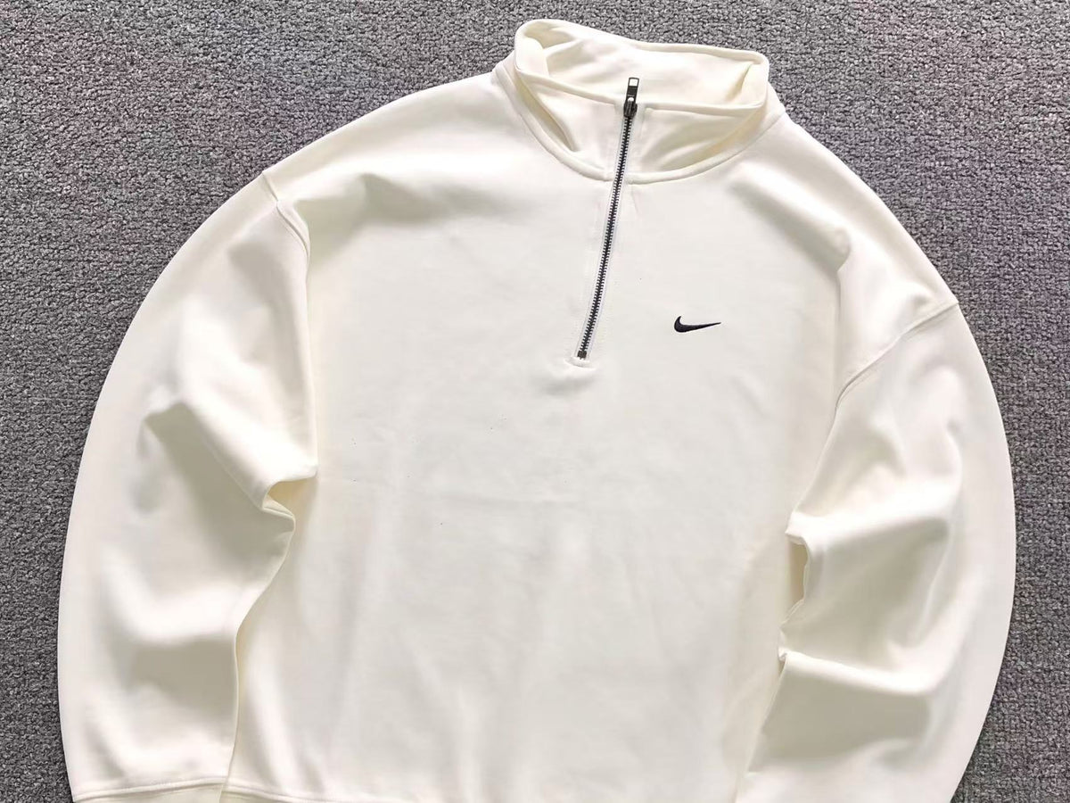 N1K Kapuzenpullover