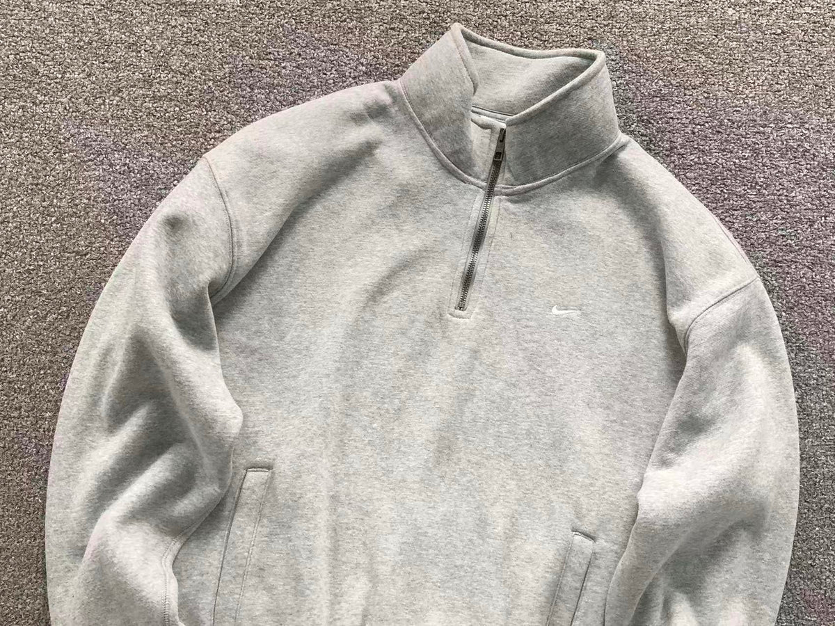 N1K Kapuzenpullover