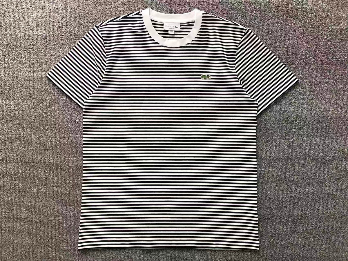 Klassisches T-Shirt