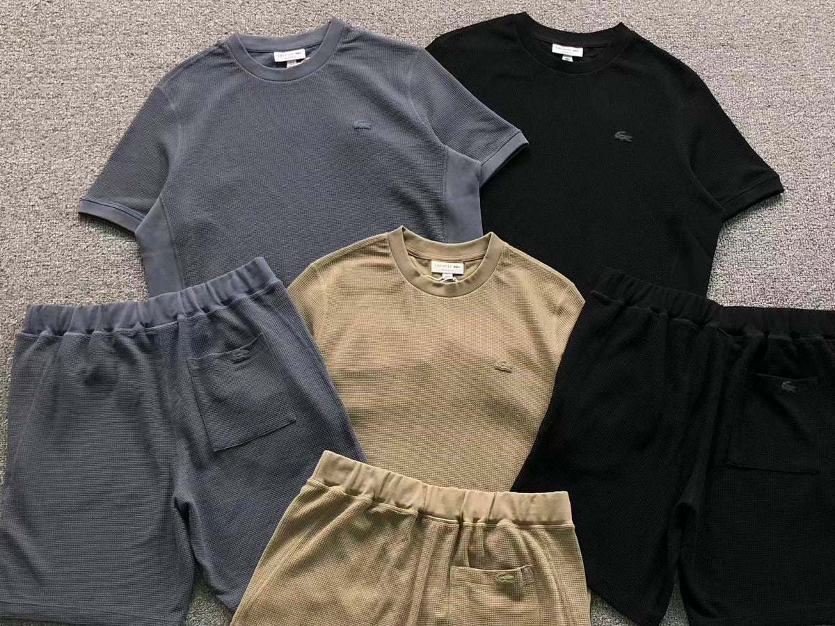 Klassisches Shorts-T-Shirt