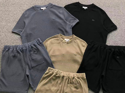 Klassisches Shorts-T-Shirt