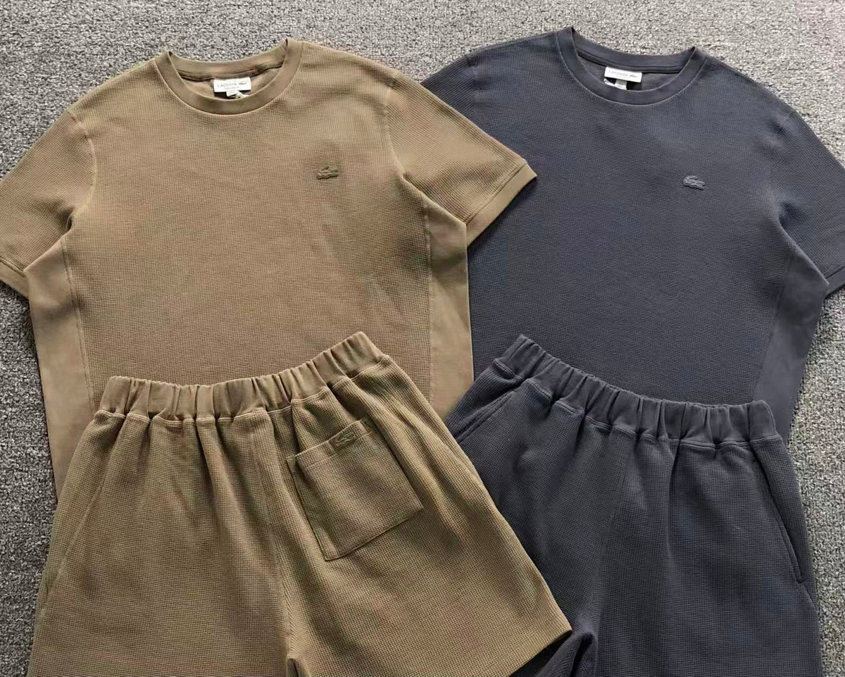Klassisches Shorts-T-Shirt