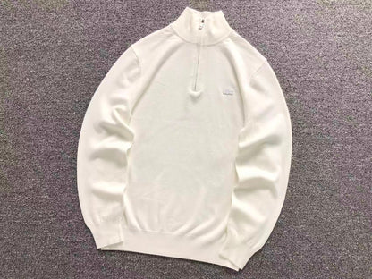 Klassischer Pullover