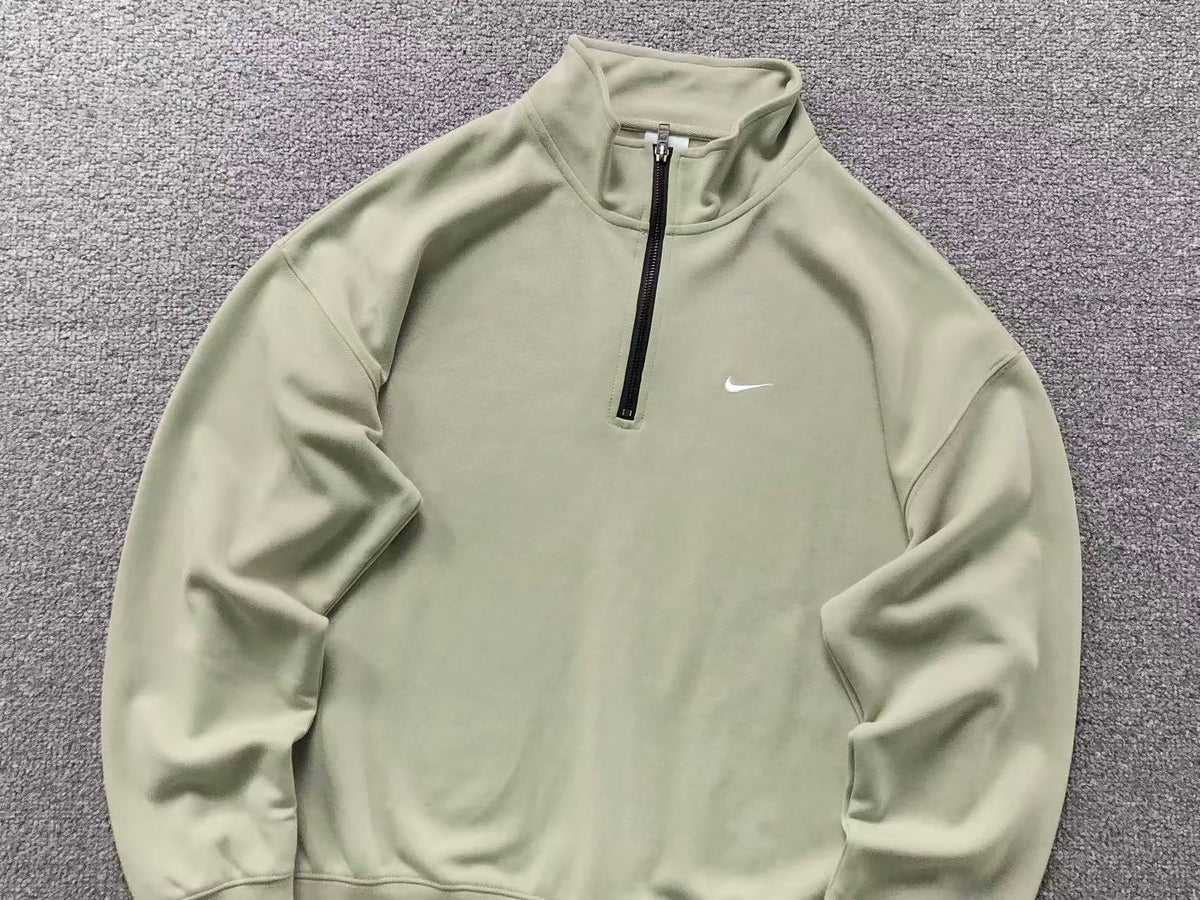 N1K Kapuzenpullover