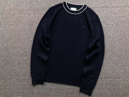 Klassischer Pullover