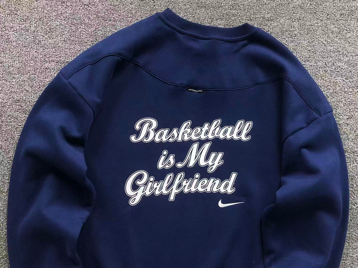 N1K Kapuzenpullover