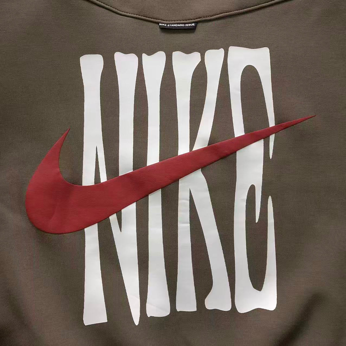 N1K Kapuzenpullover