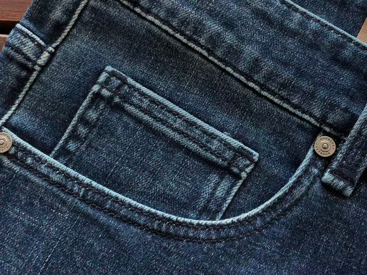 Pantaloni BB