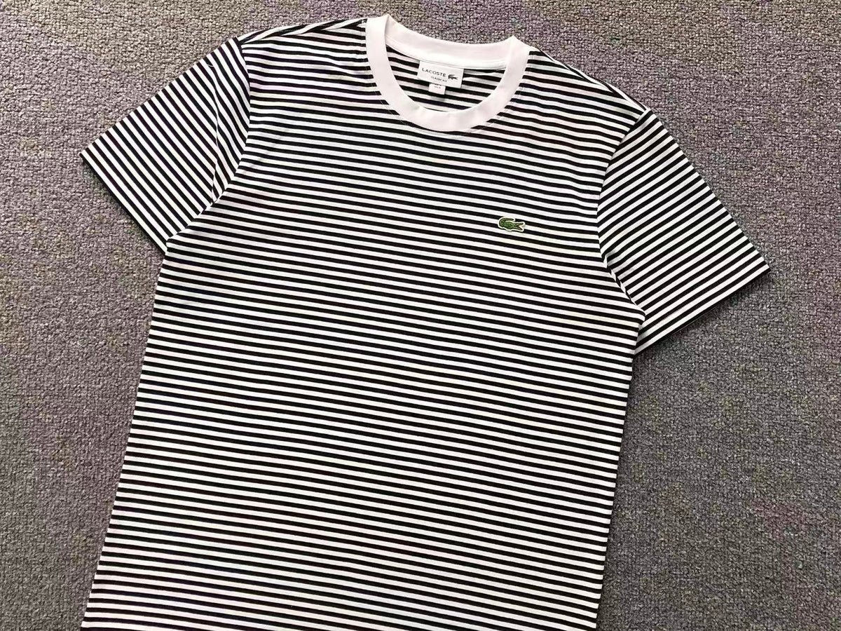 Klassisches T-Shirt