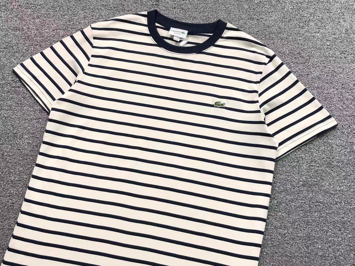 Klassisches T-Shirt
