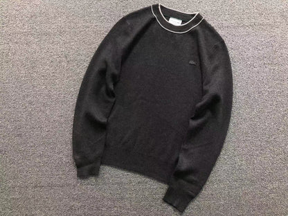 Klassischer Pullover