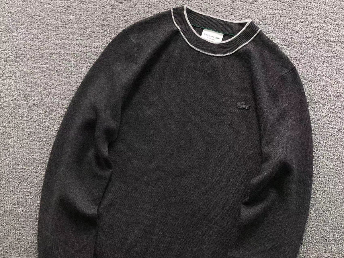 Klassischer Pullover