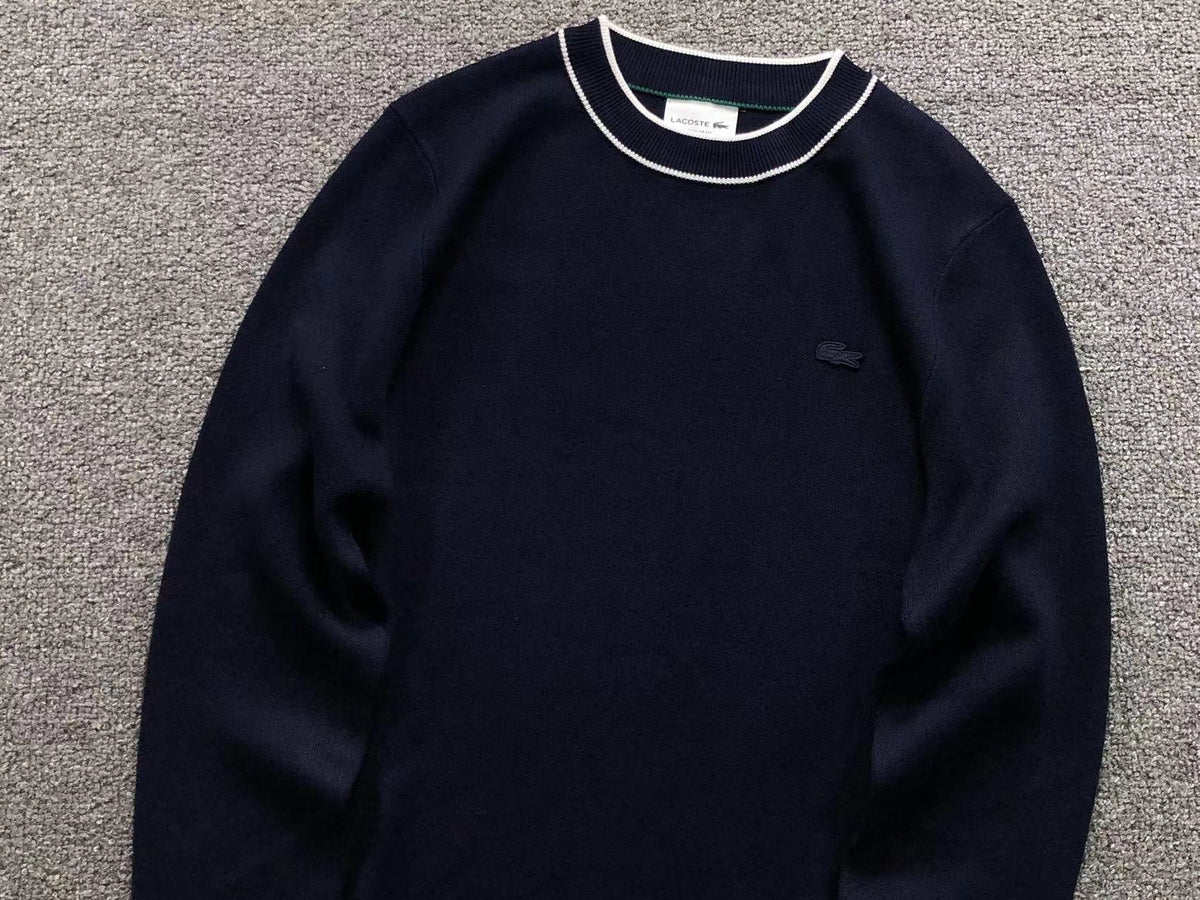Klassischer Pullover