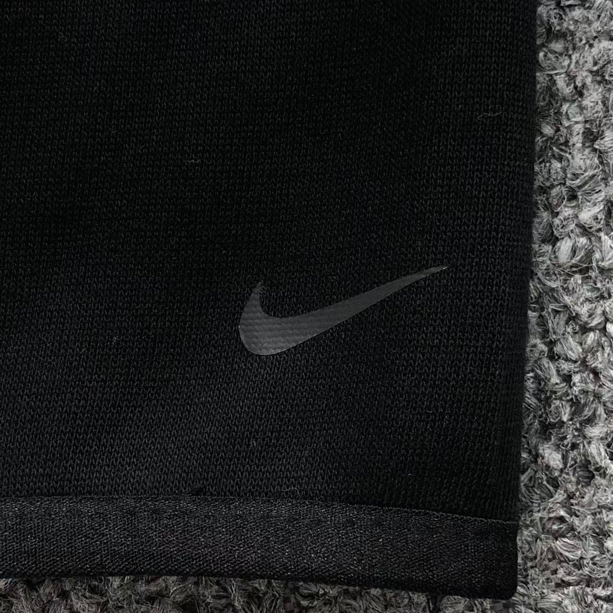 N1K Kapuzenpullover