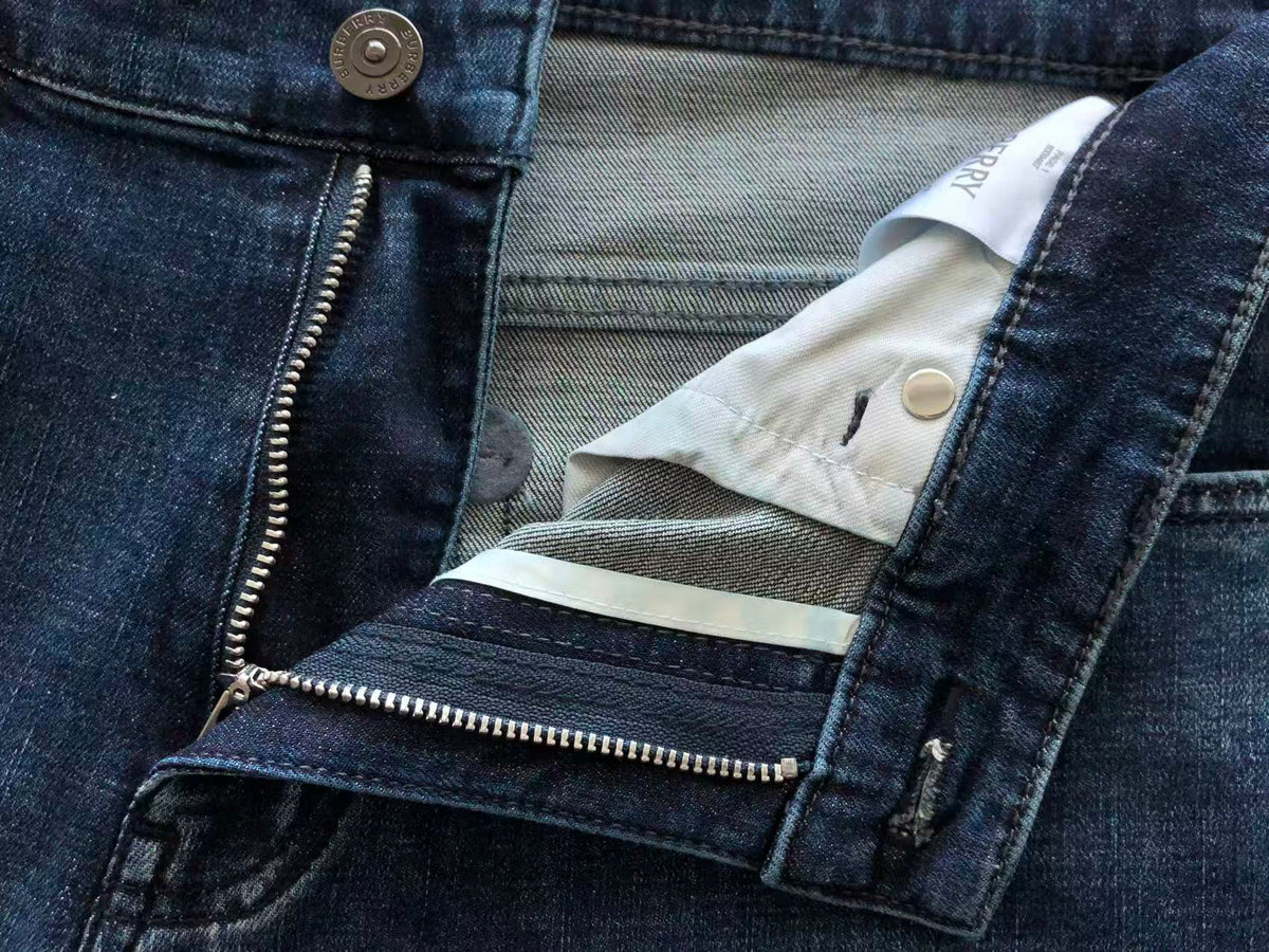 Pantaloni BB