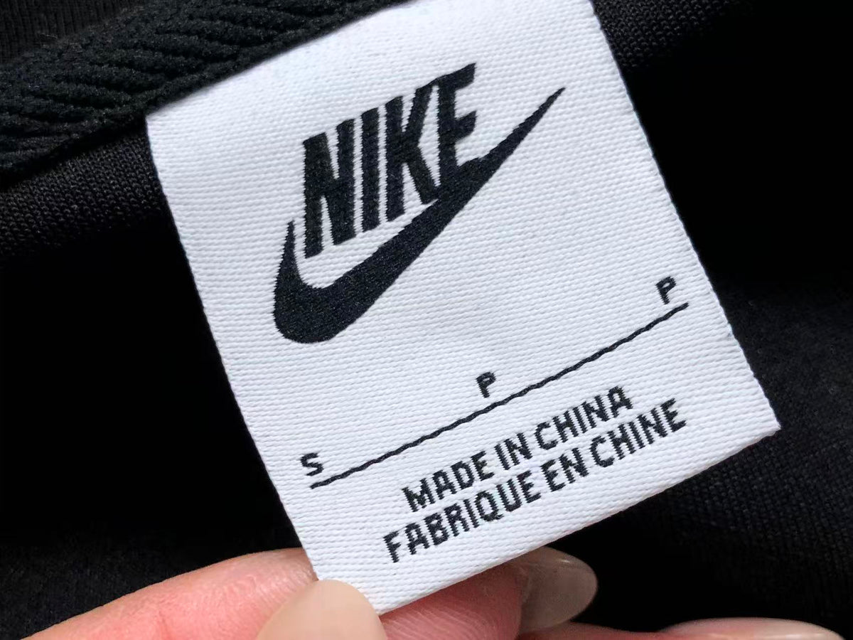 N1K Kapuzenpullover