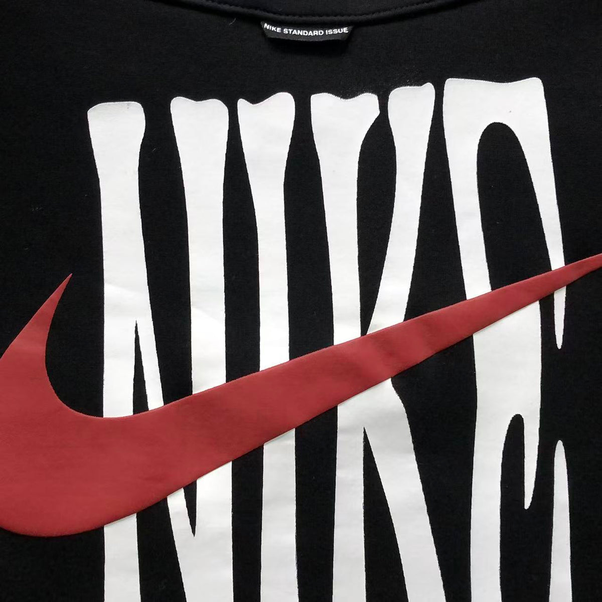 N1K Kapuzenpullover