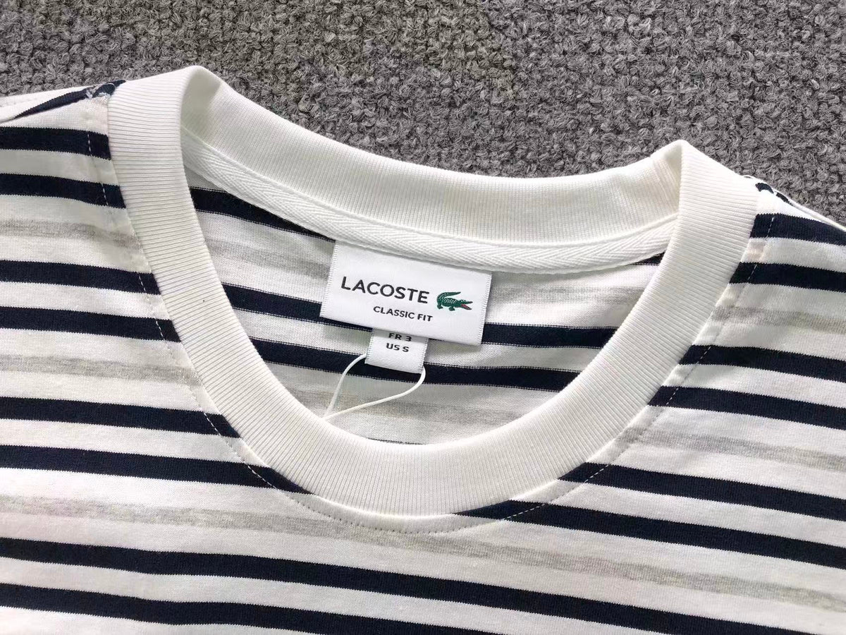 Klassisches T-Shirt
