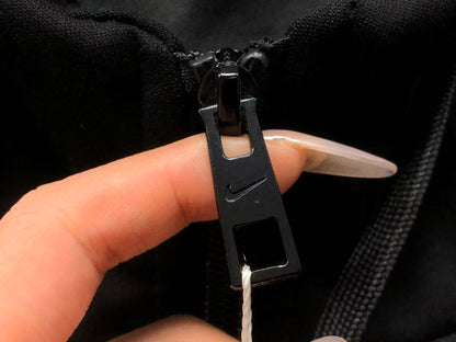 N1K Kapuzenpullover